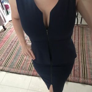Flattering navy dress with zipper